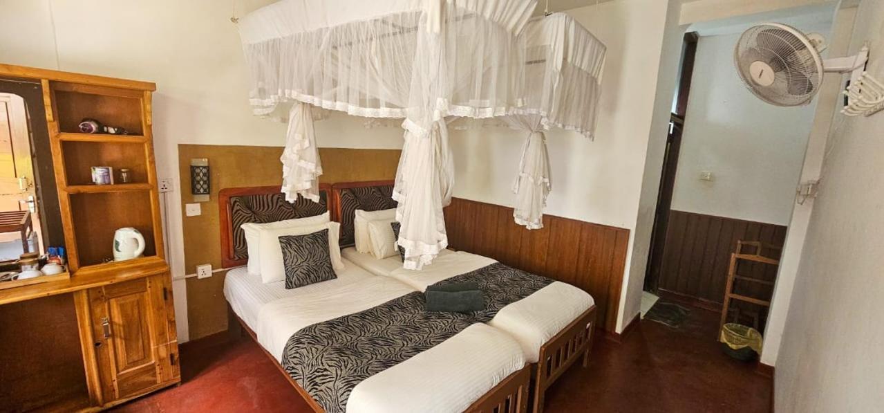 Hilltop Guest House 엘라 외부 사진