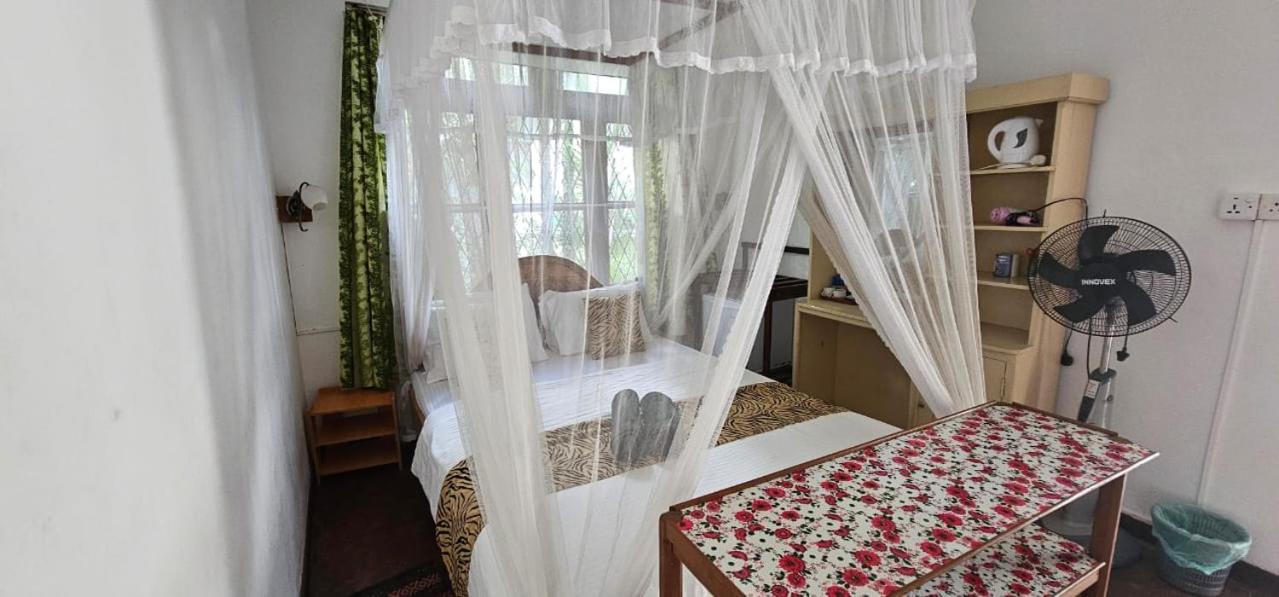 Hilltop Guest House 엘라 외부 사진